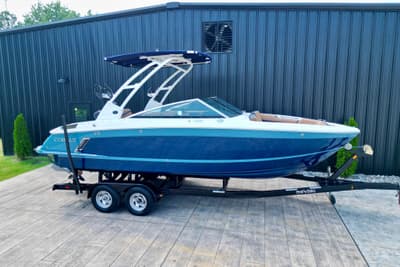 BOATZON | Cobalt R4 Surf 2022 BOATZON | Cobalt R4 Surf 2022