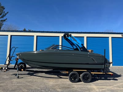 BOATZON | Cobalt R4 Surf 2026