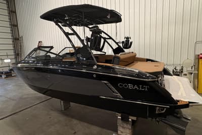 BOATZON | Cobalt R4 Surf 2026