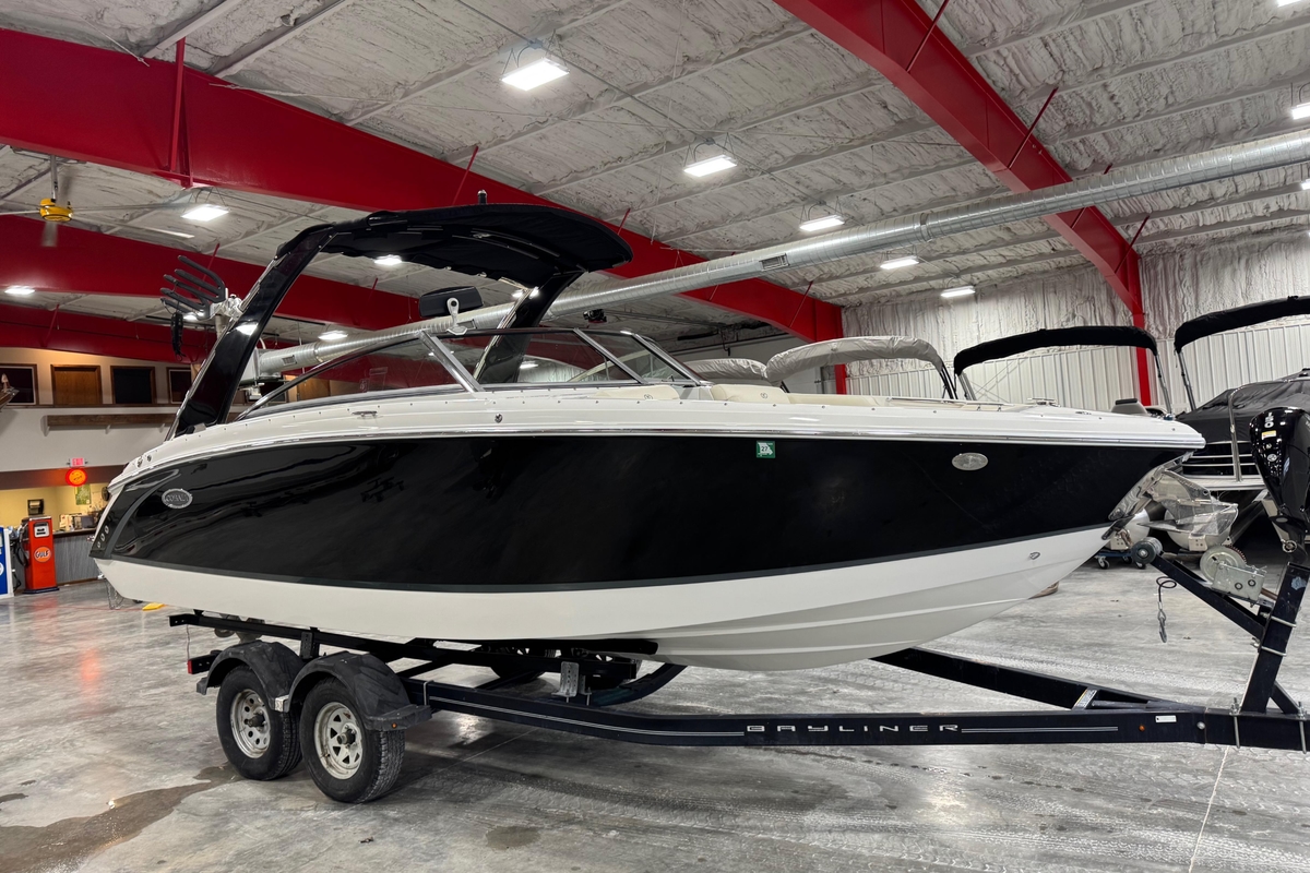 2018 Cobalt R5 Surf - Sold Boat