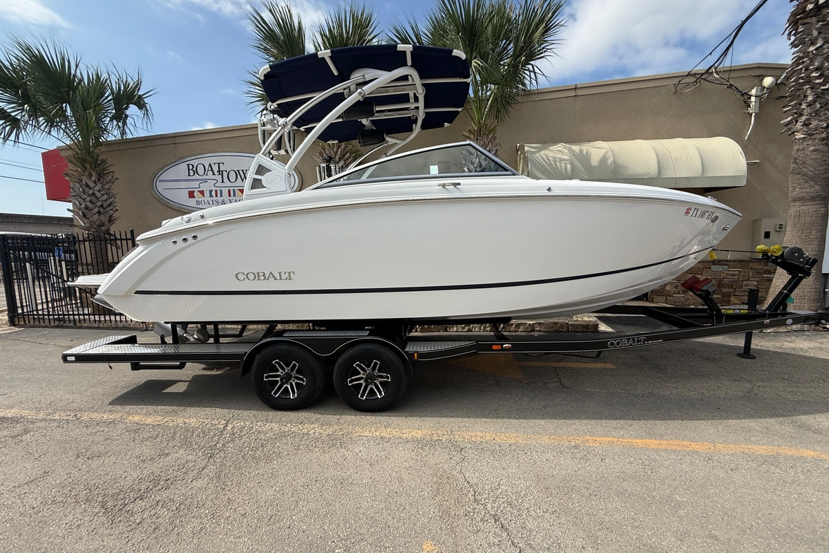 2020 Cobalt R5 Surf - Sold Boat