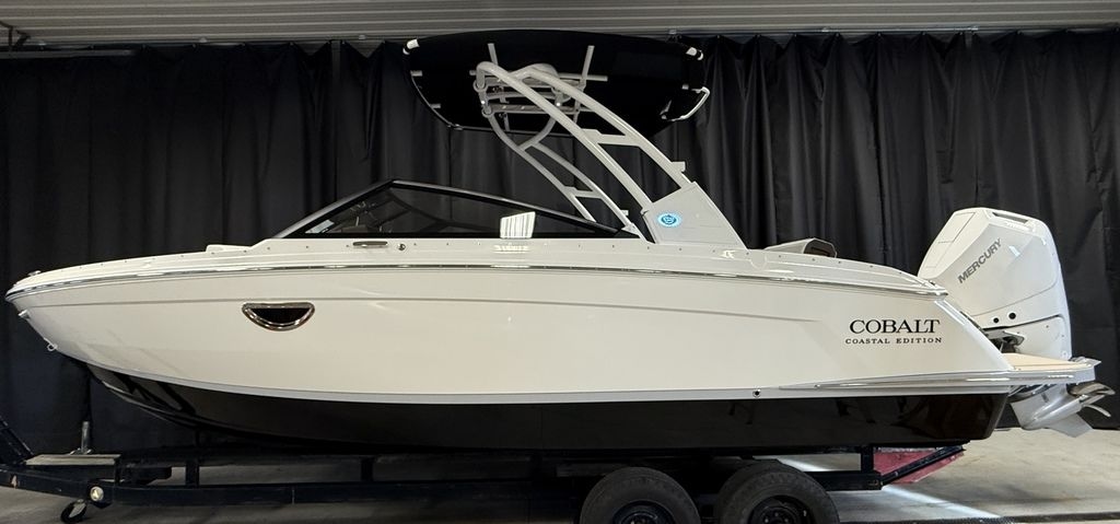 2025 Cobalt R6 Outboard - Sold Boat