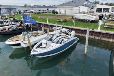 BOATZON | Cobalt R6 Outboard 2026