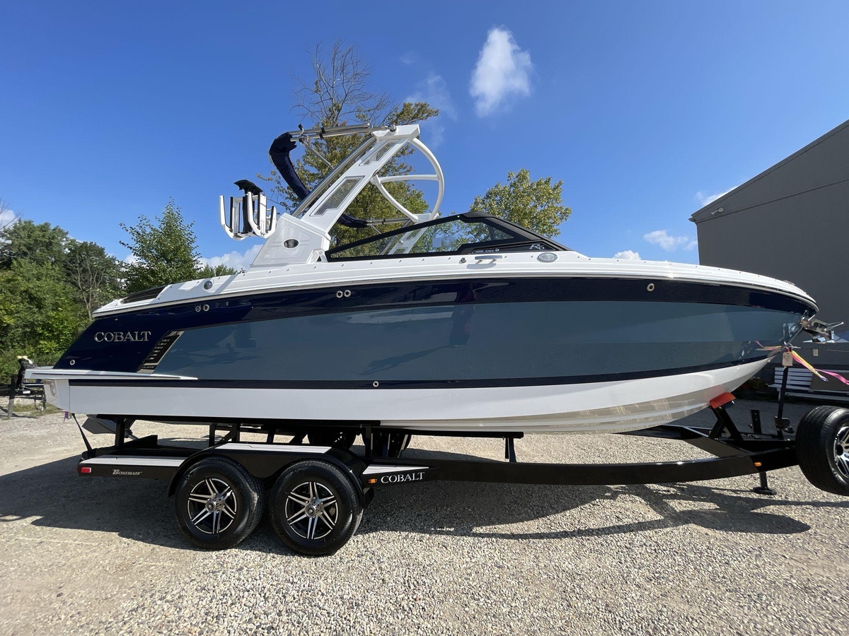 2023 Cobalt R6 Surf - Sold Boat