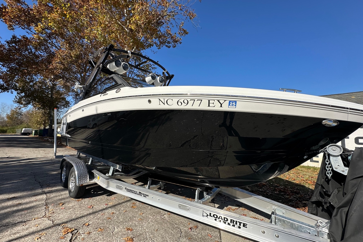 2023 Cobalt R6 Surf - Sold Boat