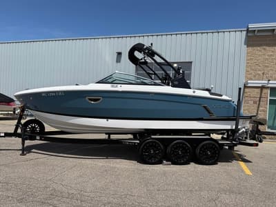 BOATZON | Cobalt R6 Surf 2024