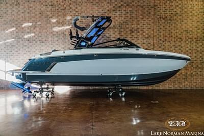 BOATZON | Cobalt R6 Surf 2025 BOATZON | Cobalt R6 Surf 2025