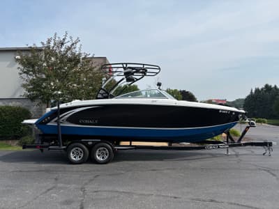 BOATZON | Cobalt R7 Surf 2019