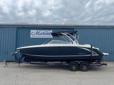 BOATZON | Cobalt R7 Surf 2019