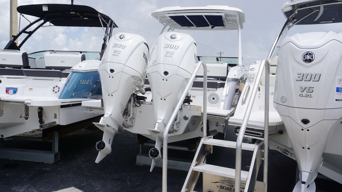 2023 Cobalt R8 - Sold Boat