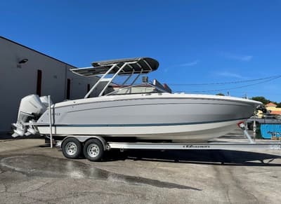 BOATZON | Cobalt R8 Outboard 2022