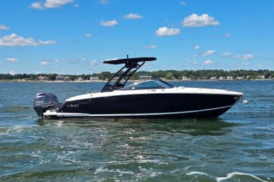 BOATZON | Cobalt R8 Outboard 2024