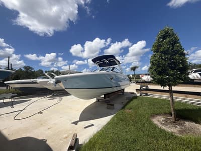 BOATZON | Cobalt R8 Outboard 2027
