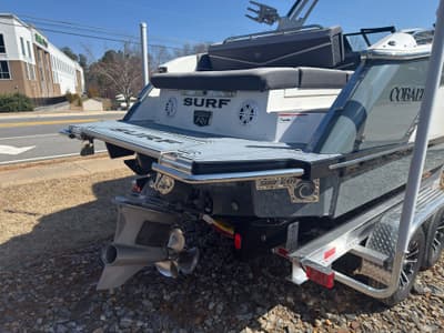 BOATZON | Cobalt R8 Surf 2022