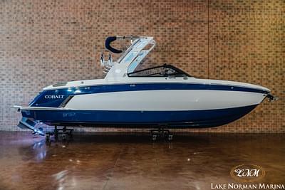 BOATZON | Cobalt R8 Surf 2025 BOATZON | Cobalt R8 Surf 2025