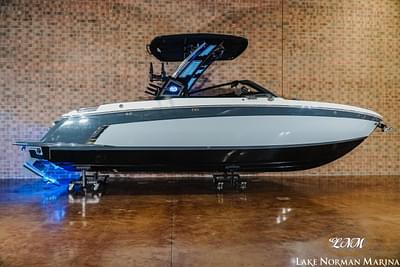 BOATZON | Cobalt R8 Surf 2025 BOATZON | Cobalt R8 Surf 2025