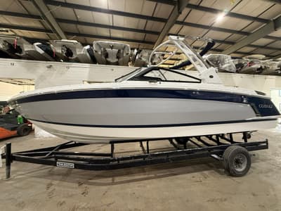 BOATZON | Cobalt R8 Surf 2026