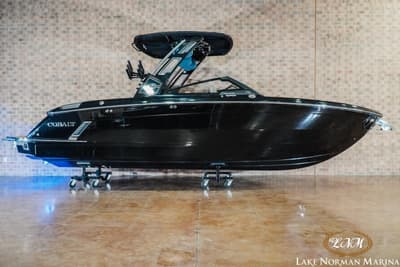 BOATZON | Cobalt R8 Surf 2026