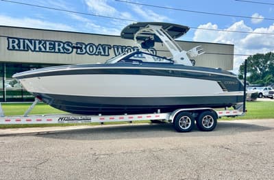 BOATZON | Cobalt R8 Surf 2026