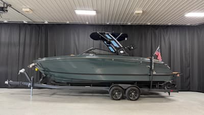 BOATZON | Cobalt R8 SURF 2027 BOATZON | Cobalt R8 SURF 2027