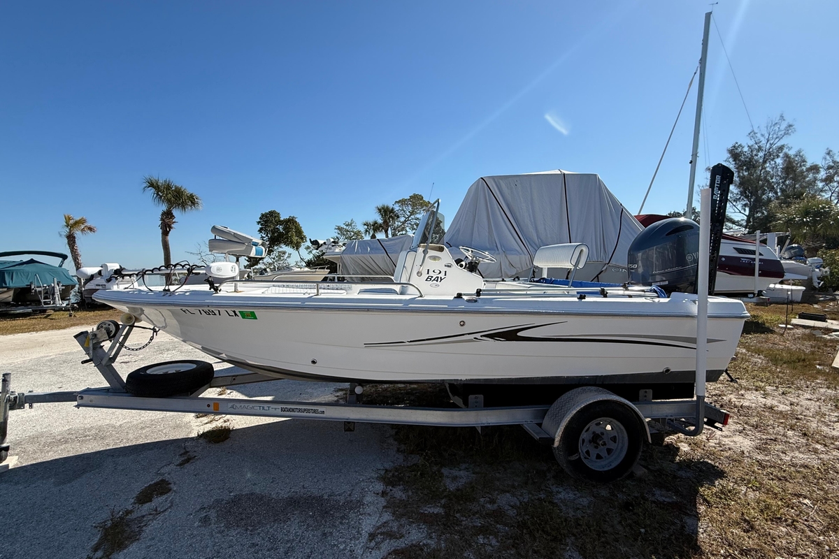 2002 Cobia 191 Bay - Sold Boat