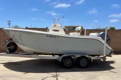 BOATZON | Cobia 201 Center Console 2018