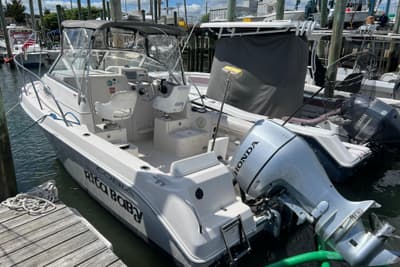 BOATZON | Cobia 210 Walkaround 2008