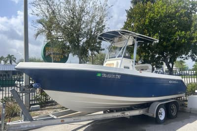 BOATZON | Cobia 216 Center Console 2009