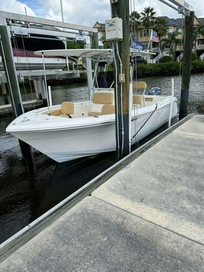 BOATZON | Cobia 22 Center Console 2019