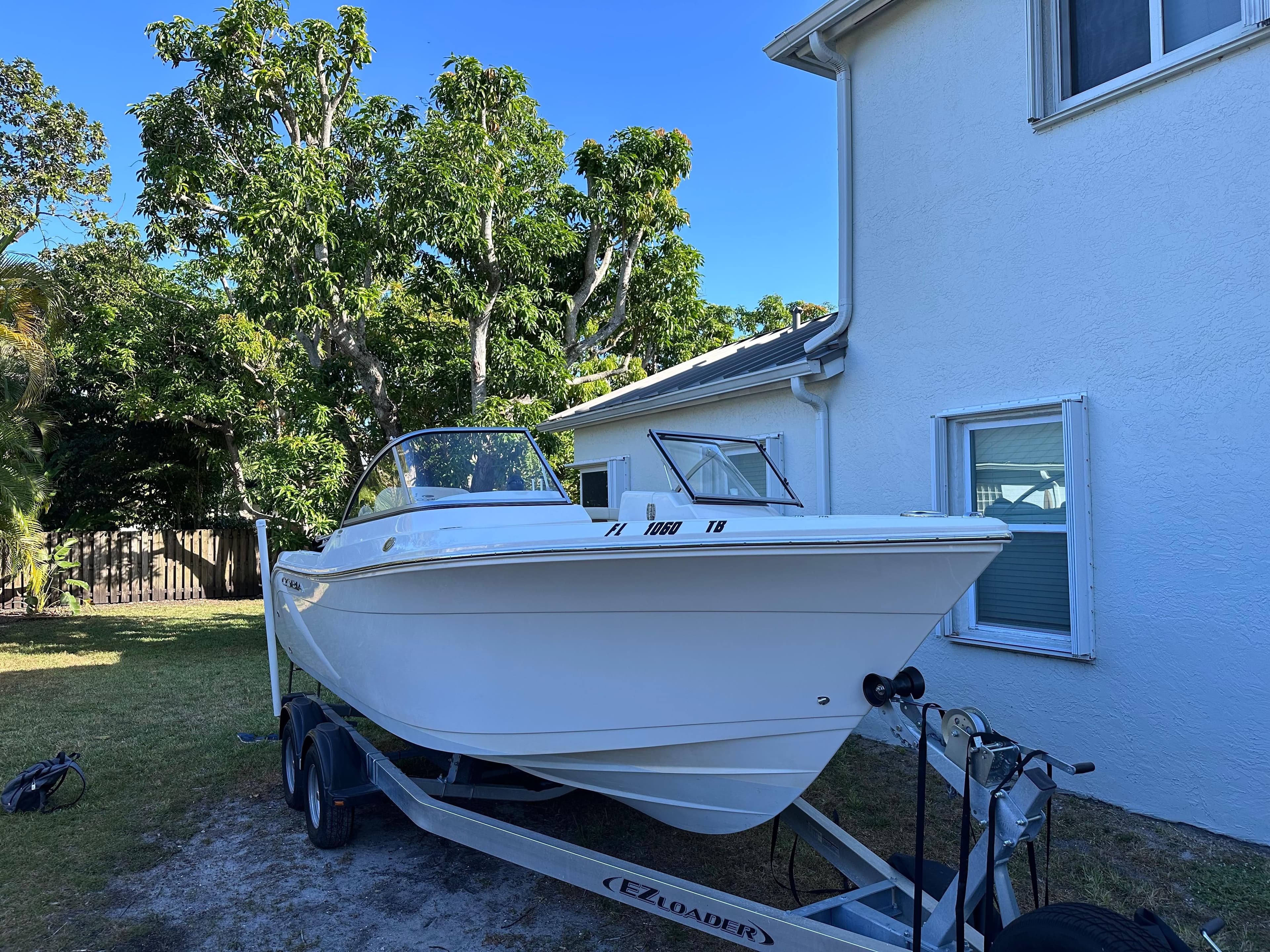 Cobia 220 Dual Console 2022