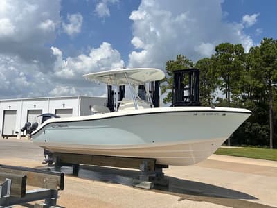 BOATZON | Cobia 237 Center Console 2014