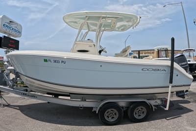BOATZON | Cobia 237 Center Console 2015