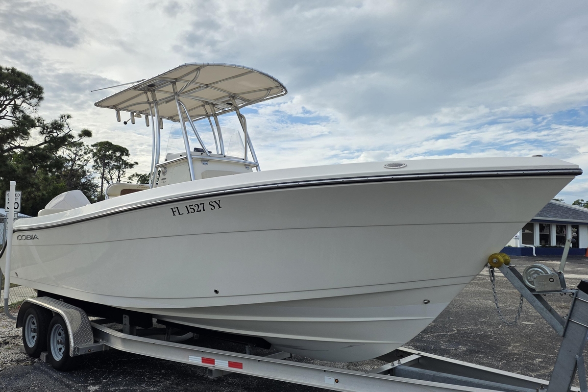 2021 Cobia 237 Center Console - Sold Boat