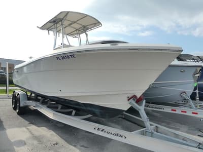 BOATZON | Cobia 237 Center Console 2022