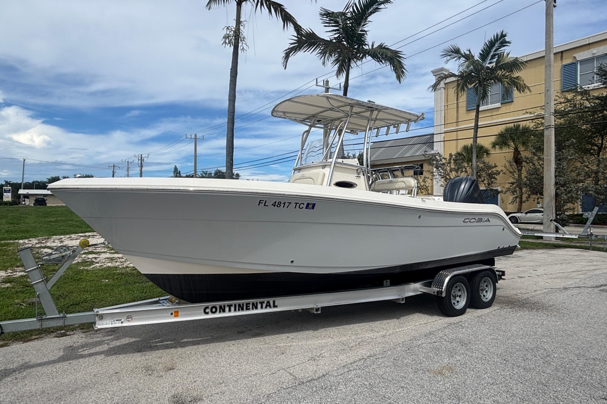 2022 Cobia 237 Center Console - Sold Boat
