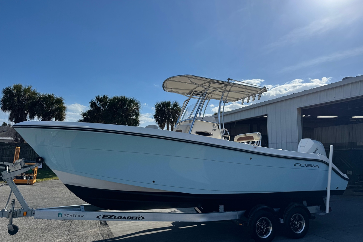 2024 Cobia 237 Center Console - Sold Boat