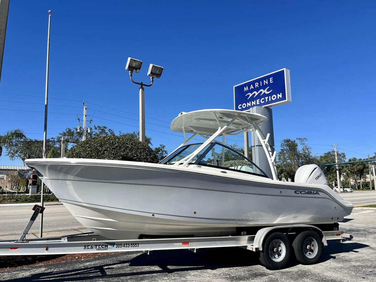 2025 Cobia 240 Dual Console - Sold Boat