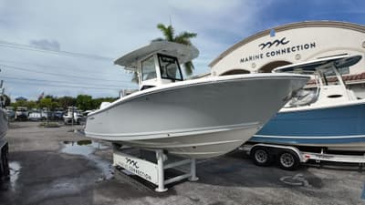 BOATZON | Cobia 245 Center Console 2026