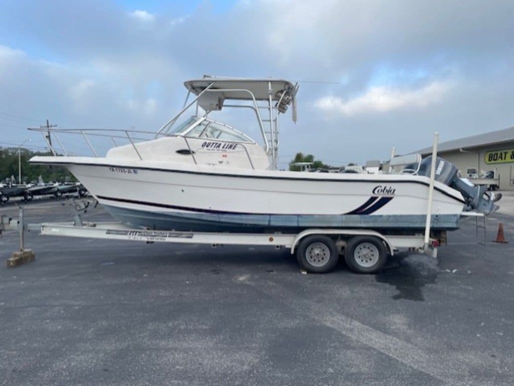 Cobia 260 Walk Around 2000