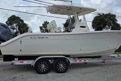 BOATZON | Cobia 262 Center Console 2020