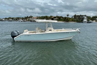 BOATZON | Cobia 277 Center Console 2016