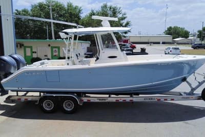 BOATZON | Cobia 301 Center Console 2022