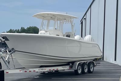 BOATZON | Cobia 301 Center Console 2023