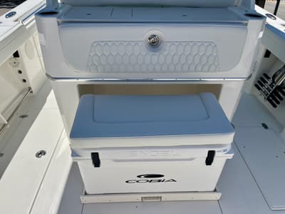 BOATZON | Cobia 305 Center Console 2027 BOATZON | Cobia 305 Center Console 2027