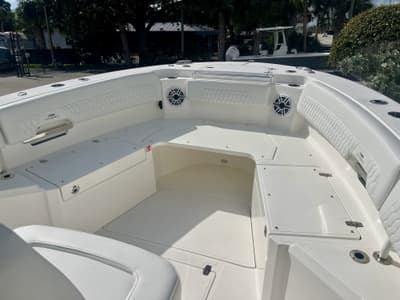 BOATZON | Cobia 305 Center Console 2027 BOATZON | Cobia 305 Center Console 2027