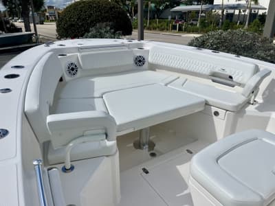 BOATZON | Cobia 305 Center Console 2027 BOATZON | Cobia 305 Center Console 2027