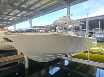 BOATZON | Cobia 320 Center Console 2019