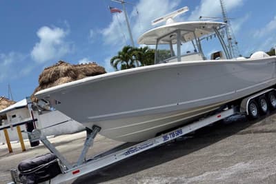 BOATZON | Cobia 320 Center Console 2021