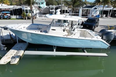 BOATZON | Cobia 320 Center Console 2022