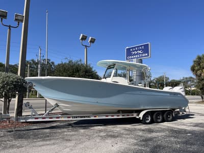 BOATZON | Cobia 320 Center Console 2026